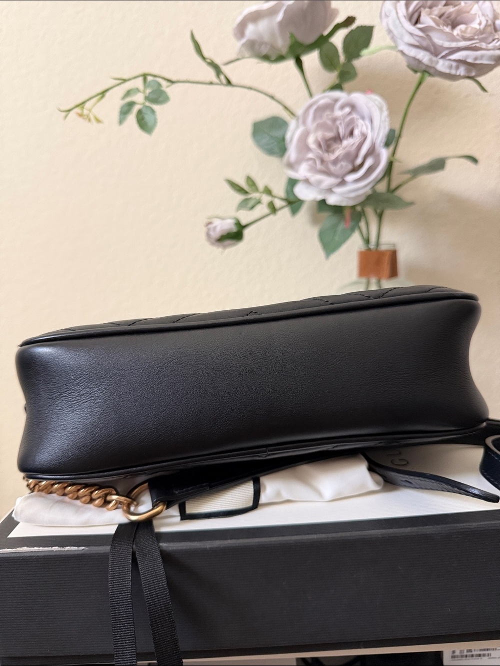 Gucci Black GG Marmont Chevron Leather Crossbody Bag - Picture 2 of 14